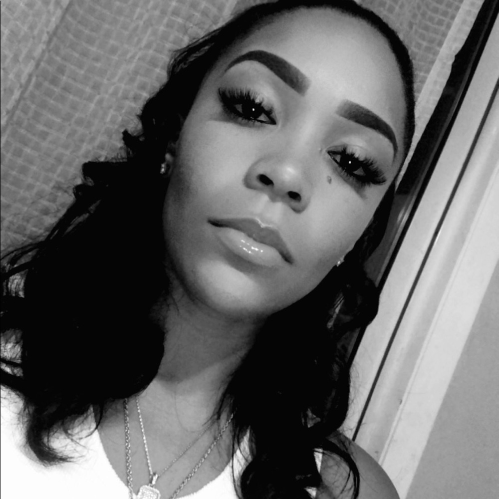 Meet your Posher, Marielle